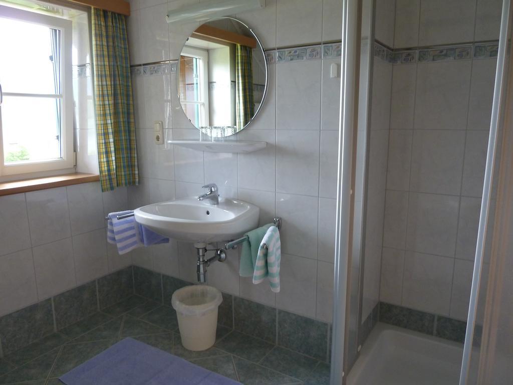 Haus Schoenblick Apartamento Strobl Quarto foto